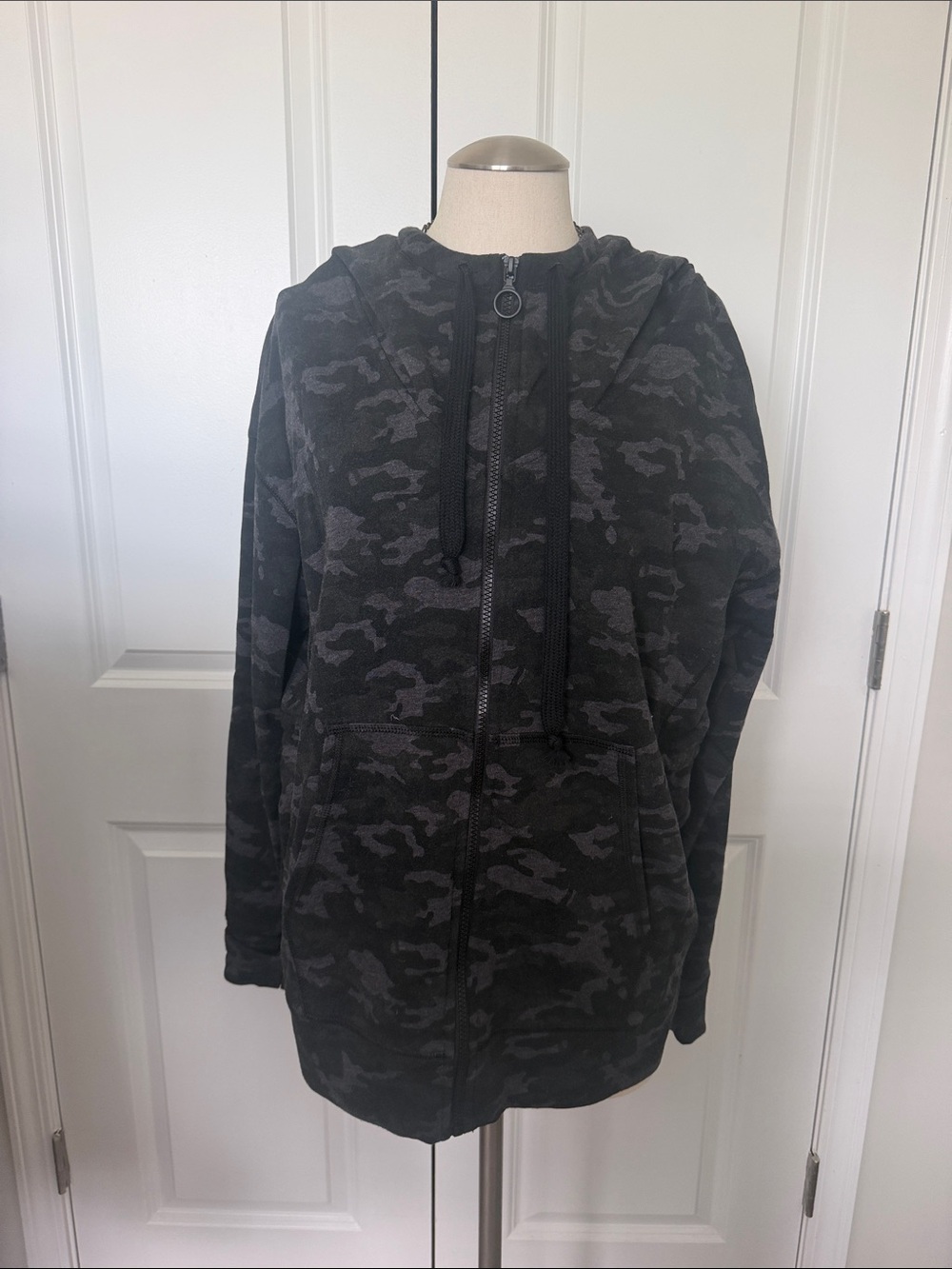 Fabletics Black & Gray Camo Zip-Up Hoodie